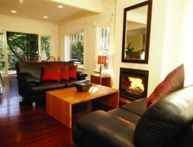 LOCHIEL ORIGINAL COTTAGE (8 PERSON) gallery image 4