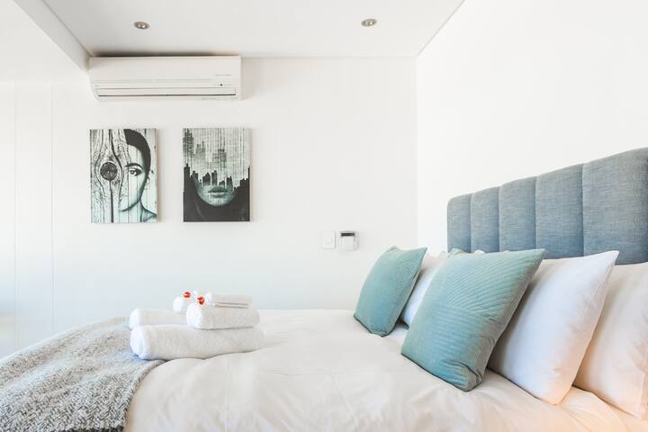 Top of the World | Opulent Springbok Rd Apartment gallery image 3