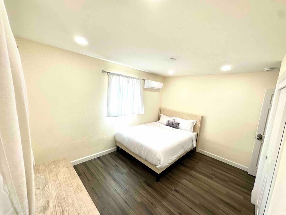 Airbnb Business Traveler Clean Room #2