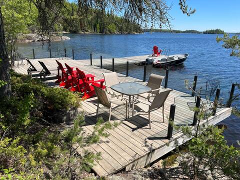 3800 sq.ft.  Lakefront Home on Black Sturgeon