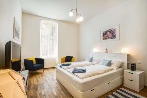 Large apartman Karlovarska