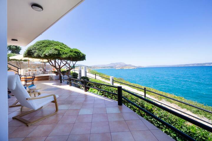 Seafront, Breathtaking View House gallery image 3