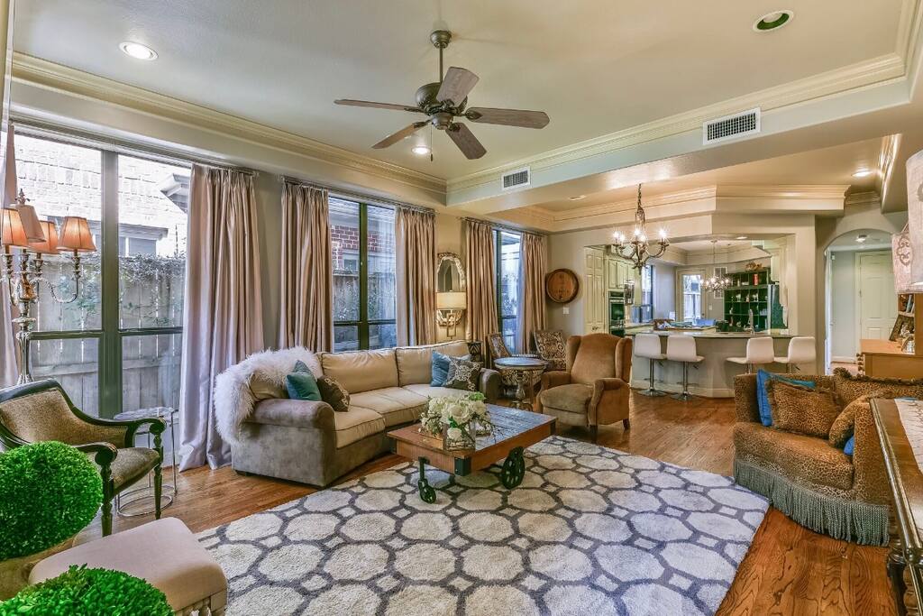Family Room/Kitchen/Breakfast-1st Floor Open Concept Living Space
