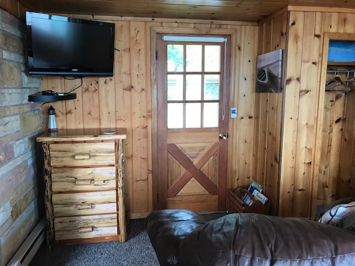 11 Best PetFriendly Cabin Rentals Near Mackinaw City, Michigan