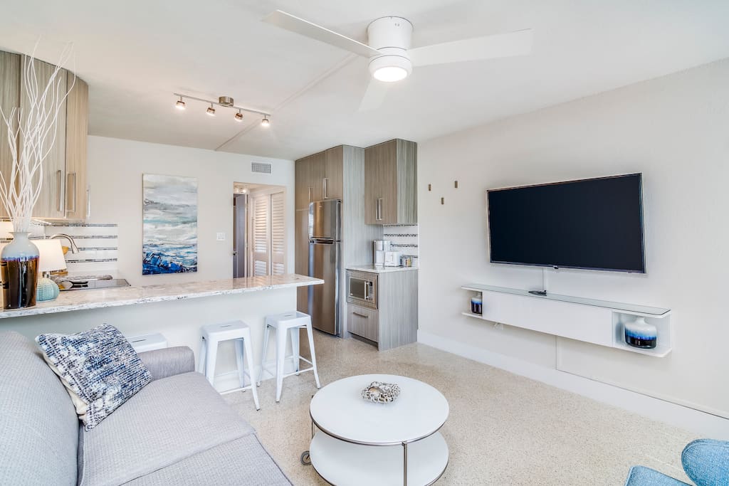 Beautiful, modern, coastal apartment