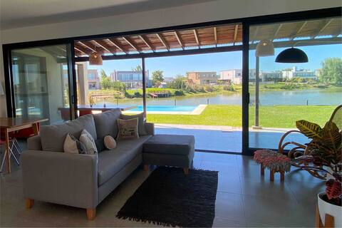 Private paradise with pool and view to the lagoon.