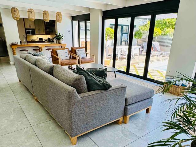 Open space living delight gallery image 4