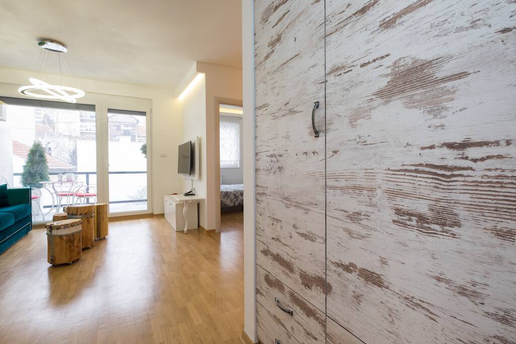 flat perspective from the the door