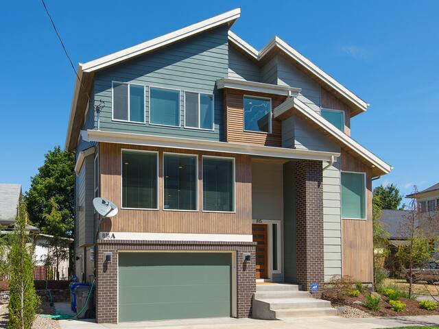 Zen Modern in Historic N Miss. area/ Sanitized!! gallery image 2