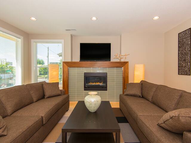 Zen Modern in Historic N Miss. area/ Sanitized!! gallery image 3