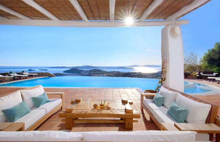 Panoramic Views Villa in Mykonos gallery image 2