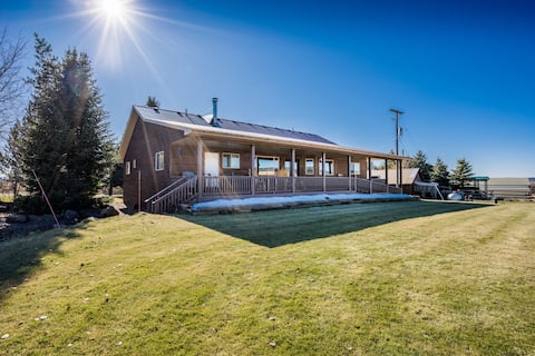 Yellowstone Grand Lodge sleeps 24