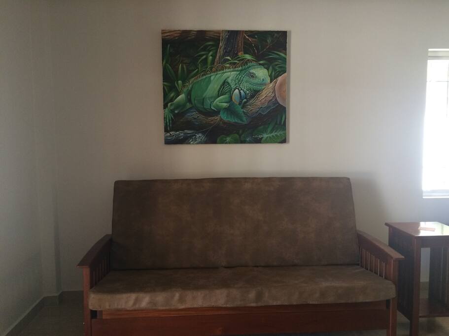 Futon makes into queen bed