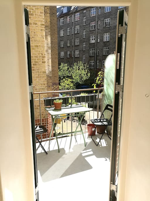 Rear balcony with stunning views onto rear court yard.