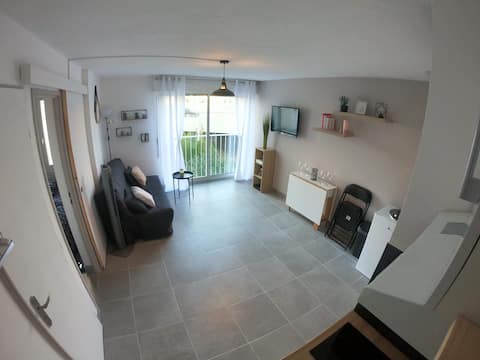 Studio 4 pers centre port piscine parking privé