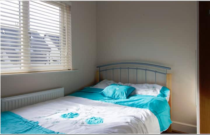 Double Bed Room In Lucan, Adamstown - Celbridge