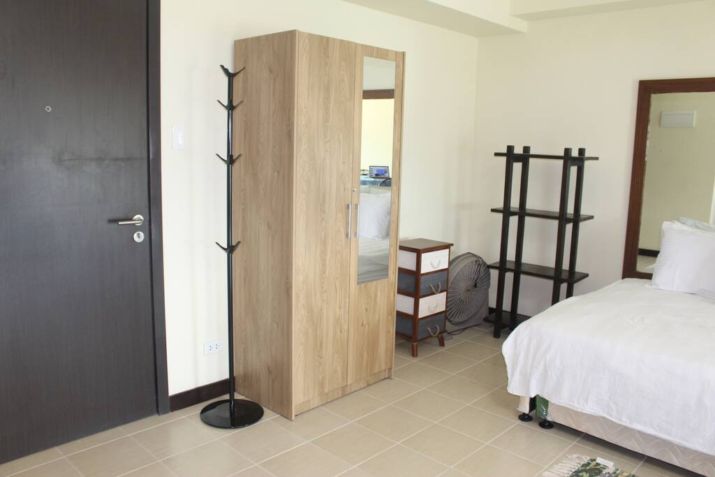 Wardrobe closet