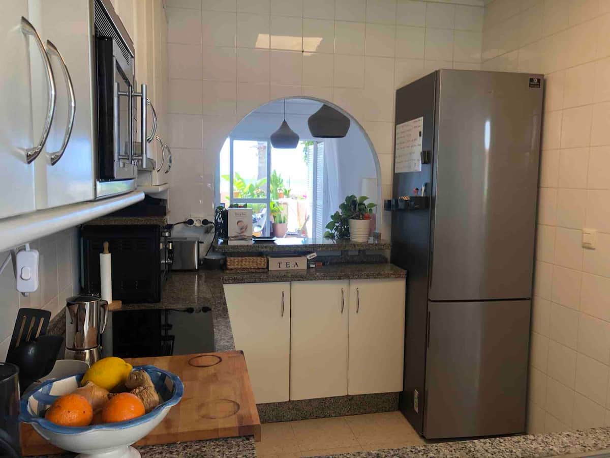 Cocina totalmente equipada en alojamiento vacacional Casa Tarifa