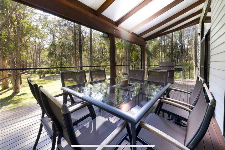 Driftwood Lodge – Waterfront Property gallery image 4