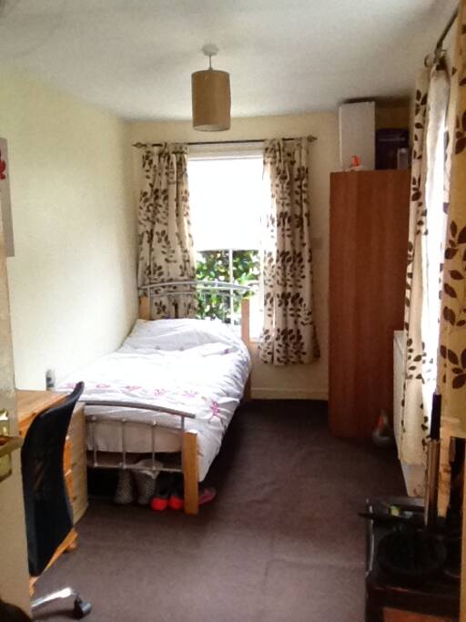 Bedroom 1 - Single