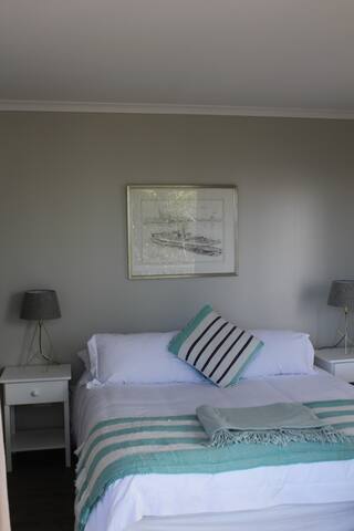 Lighthouse Lookout – Visit the Penguins gallery image 5