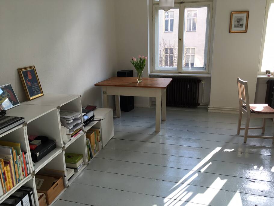 Wohn- und Arbeitszimmer