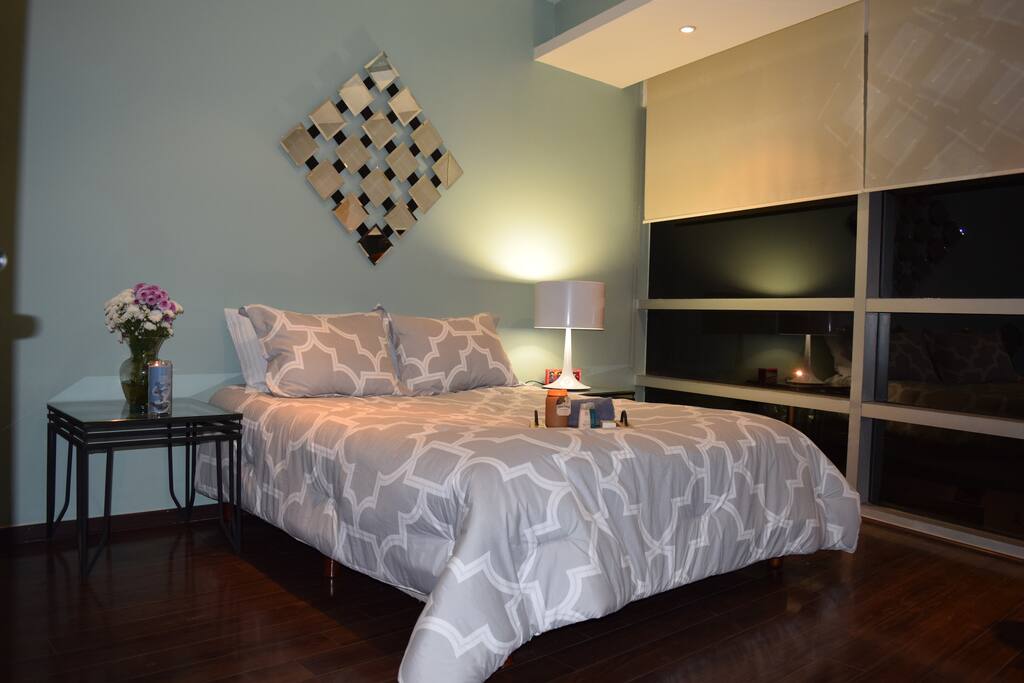 Queen sized bed with fresh sheets, towels & all the essentials.