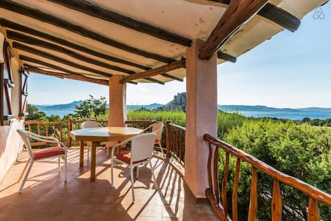 Sunset Villa: Private Gateway & Archipelago Views
