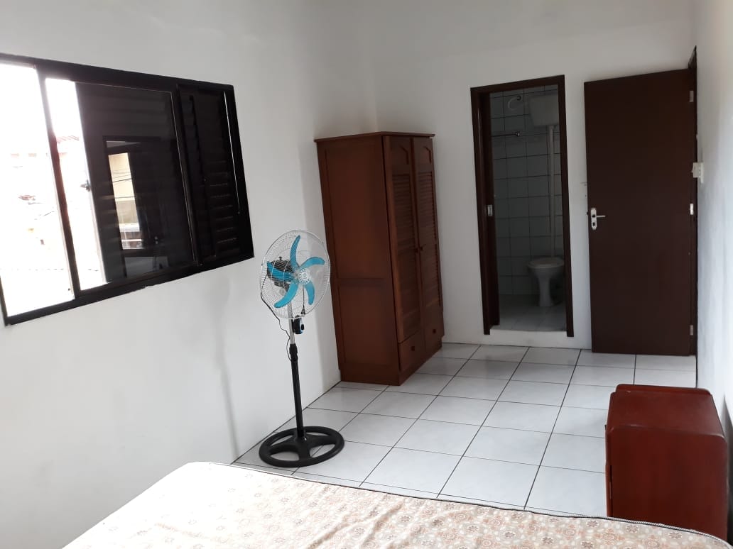 חדר שינה שני עם חדר רחצה