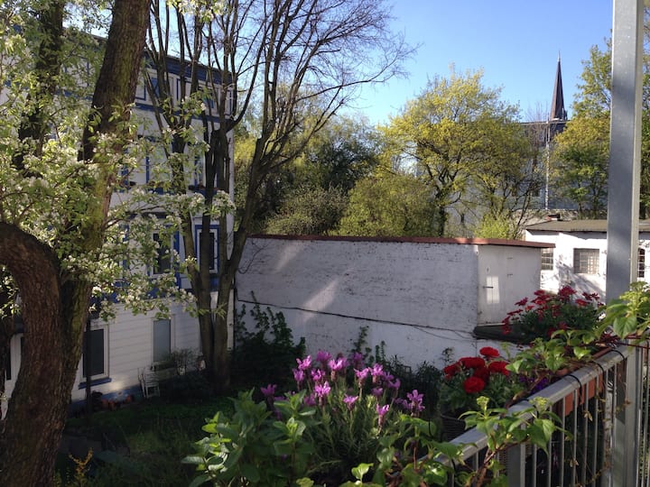 Altbau Wohnung In Schanzen Nahe Flats For Rent In Hamburg Hamburg Germany