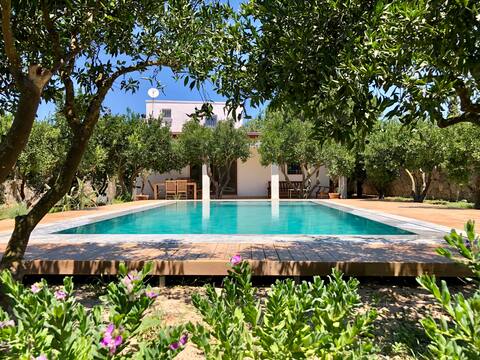 Spacious 2 bedroom home in Derekoy with pool