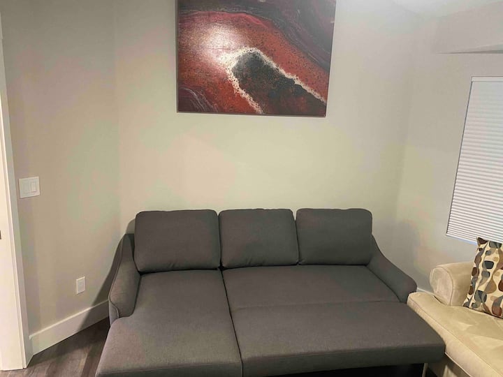 Chumba 4 cha kulala pia kina dawati na kiti