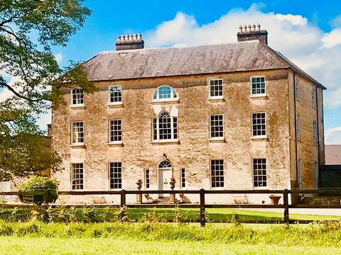 Lisnabrin Country House Historical Estate