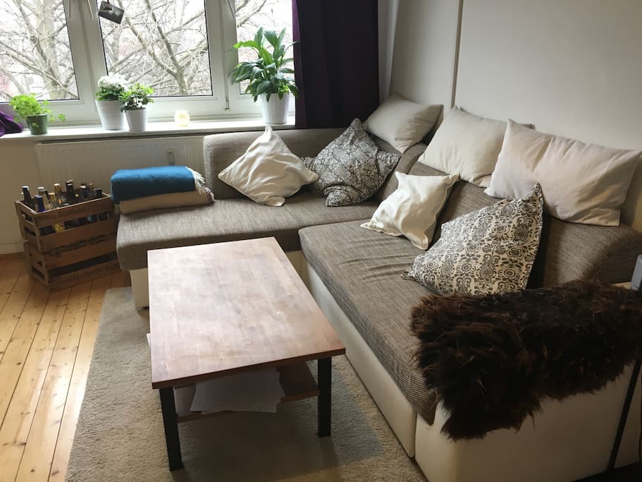 Bequeme (Schlaf)Couch im Wohnzimmer
