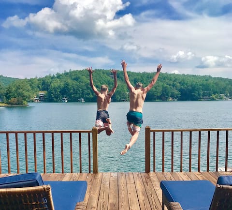 The Lee Place: cozy & timeless fun on Lake Rabun
