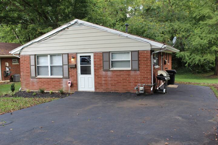 Quiet Neighborhood  3 bedroom Home