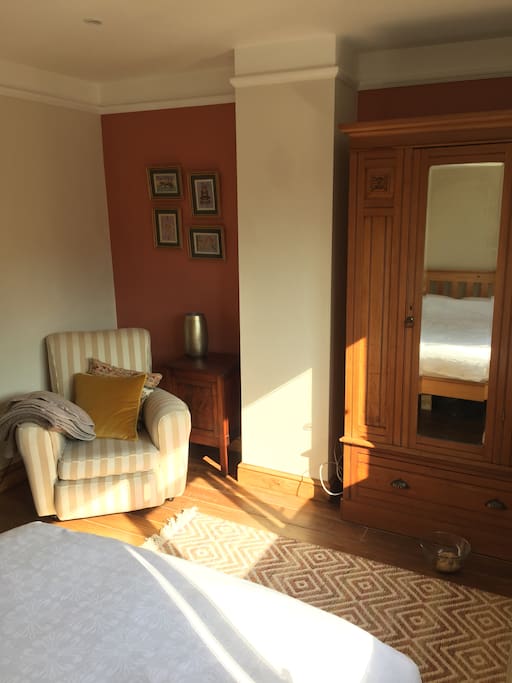 Guest Room (3)