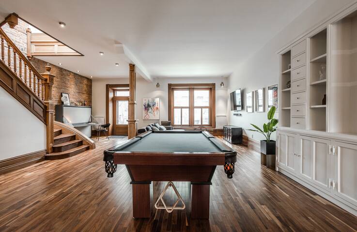Luxury Townhouse on St-Denis – heart of downtown gallery image 2