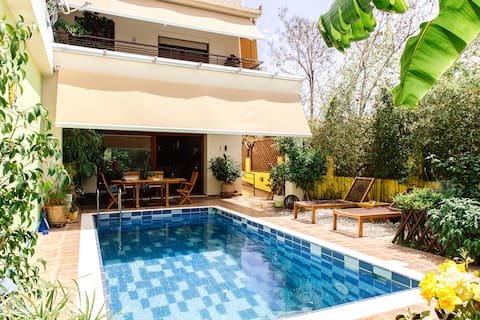 Light-filled, Tropical Villa with Private Pool