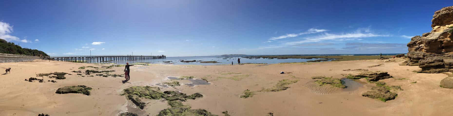 Family Holiday Home at Quiet Point Lonsdale Beach gallery image 2