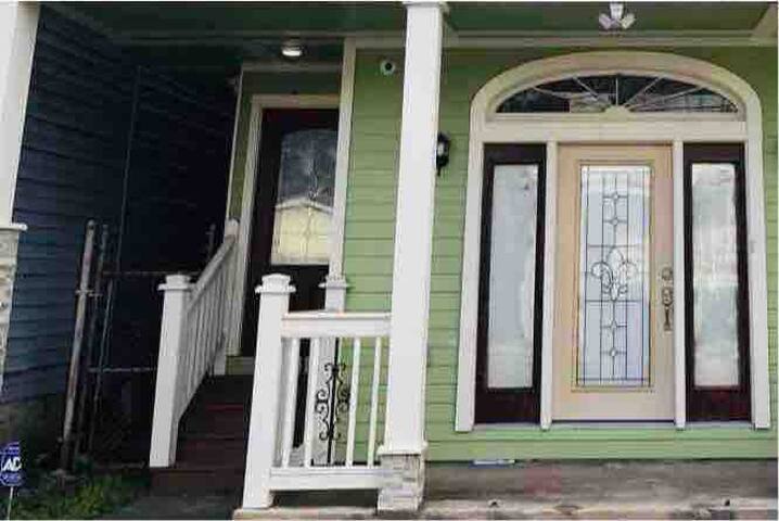 Nurses/Construction Friendly