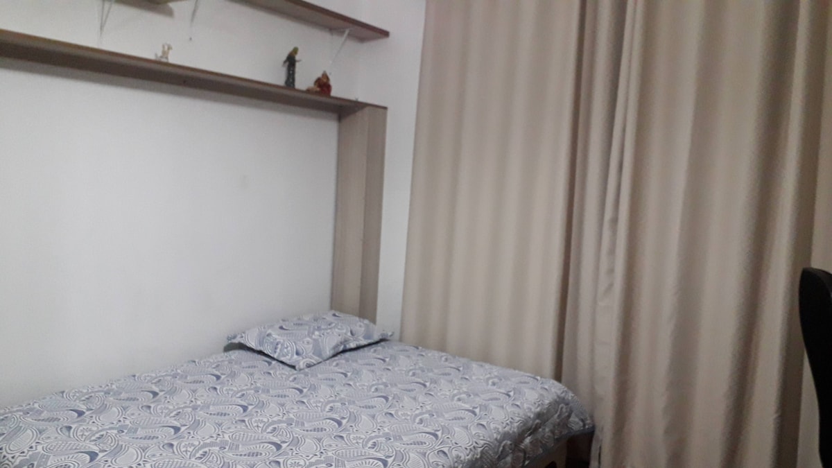 Spálňa 2
Táto izba má priestor na písací stôl.