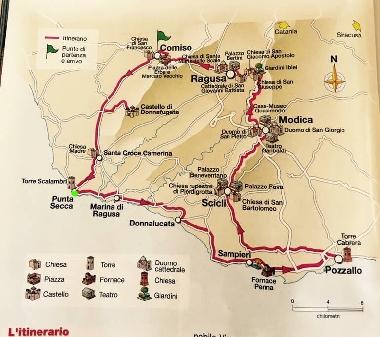 Nella mappa e' tracciato un possibile itinerario che vi permetterà di vivere una vacanza tutta siciliana al mare,nella Punta Secca del commissario Montalbano e,contemporaneamente,visitare,le città della valle barocca patrimonio dell'Unesco:Ragusa Ibla, Modica, Scicli,Noto...L' aeroporto di Comiso,che dista circa mezz'ora da Punta Secca,potrebbe essere un suggerimento utile come punto di partenza e di arrivo,per chi ha necessità di raggiungere l' isola in aereo...