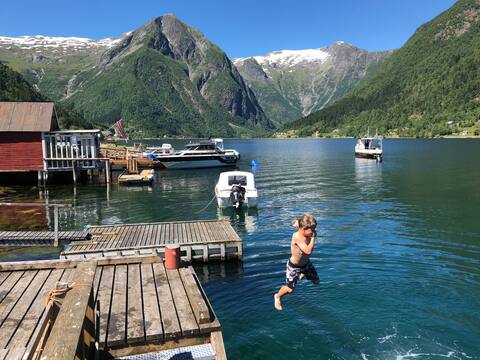 Holiday home with its own jetty and fjord access