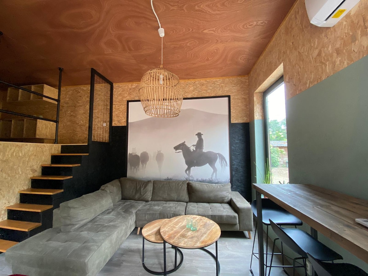 Popular Airbnb listing: Veluwe Desert; hip en comfortabel tiny house in Nunspeet Zuid