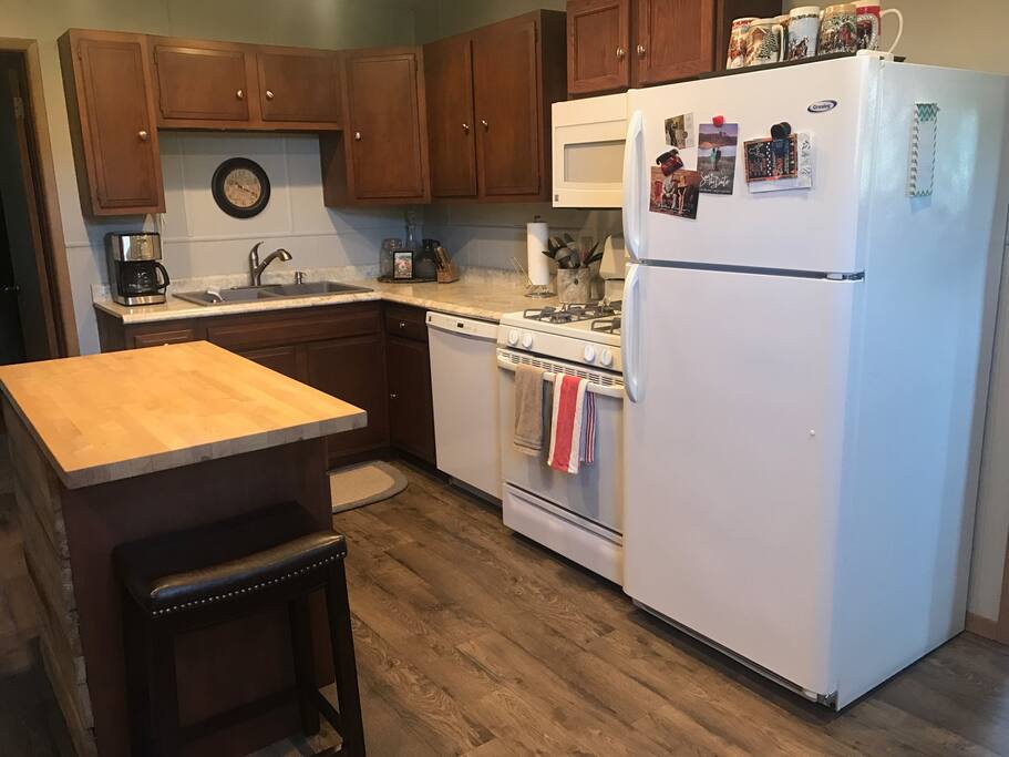 Open floor plan with plenty of space to showoff your culinary skills.