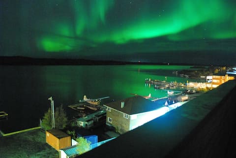 See Aurora and lake from EVERY room! (2bd 2bth)