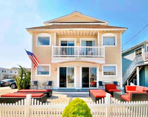 ⭐️Stone’s Throw 2 Beach & A.C.+ Patio+ 🐶 OK+Family