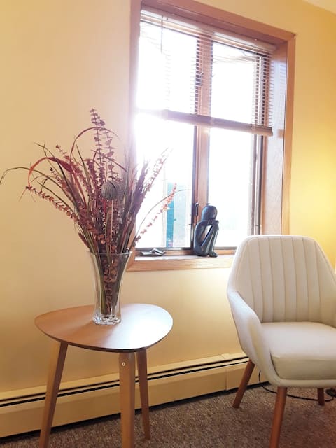 The Serenity Suite, Historic Downtown Calumet