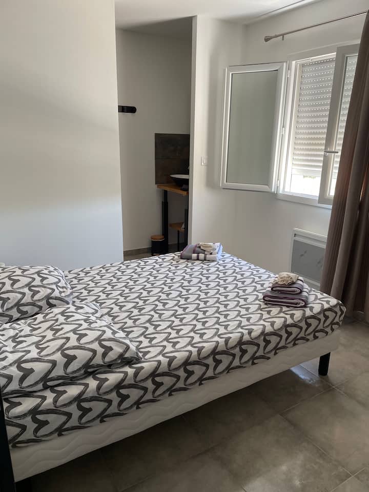 غرفة النوم 1